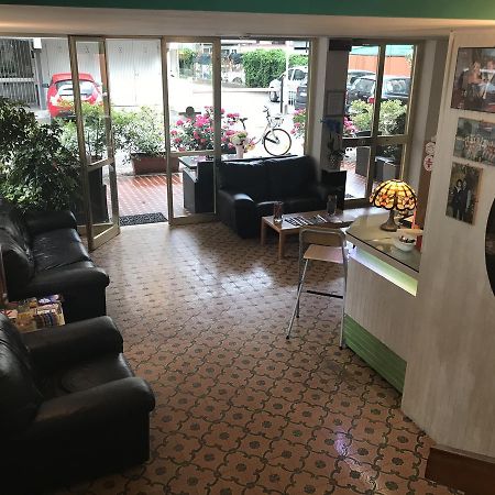 Hotel Mirella Rimini Ngoại thất bức ảnh