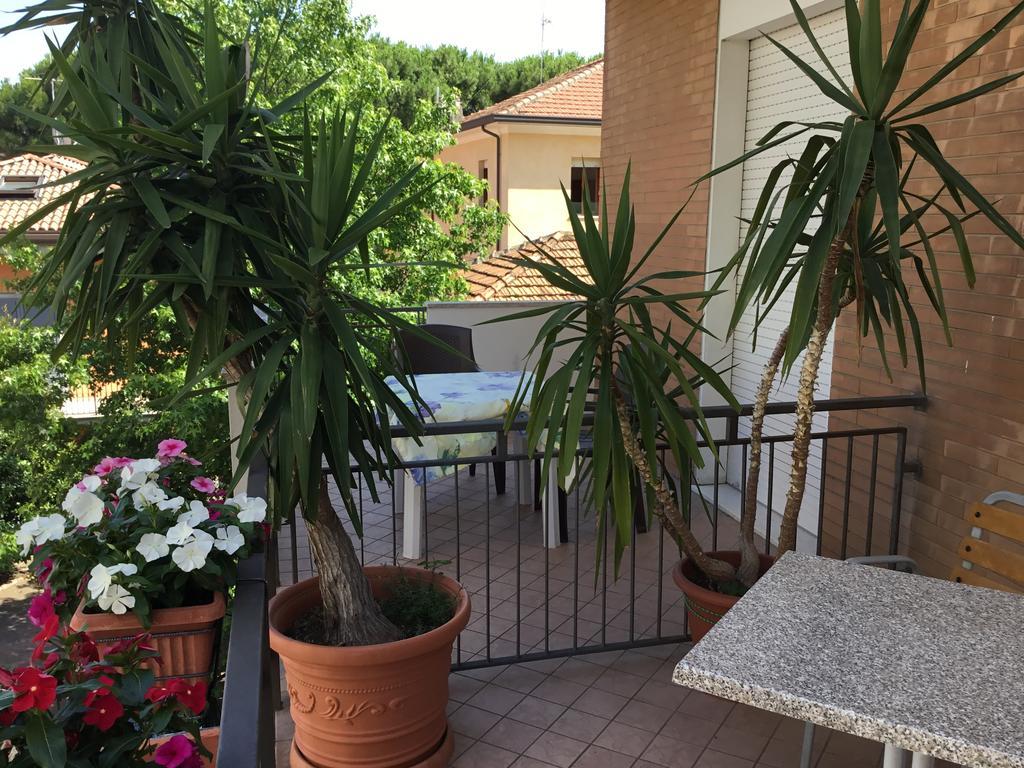 Hotel Mirella Rimini Ngoại thất bức ảnh