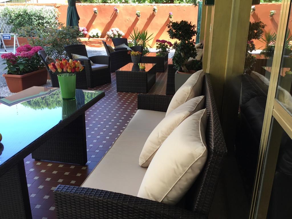 Hotel Mirella Rimini Ngoại thất bức ảnh