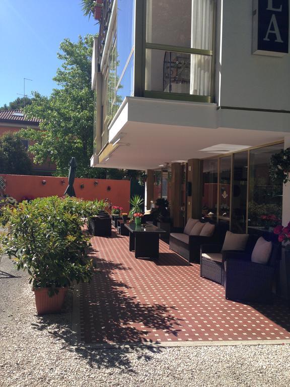 Hotel Mirella Rimini Ngoại thất bức ảnh