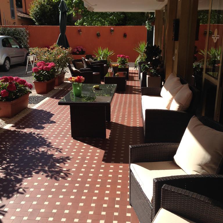 Hotel Mirella Rimini Ngoại thất bức ảnh