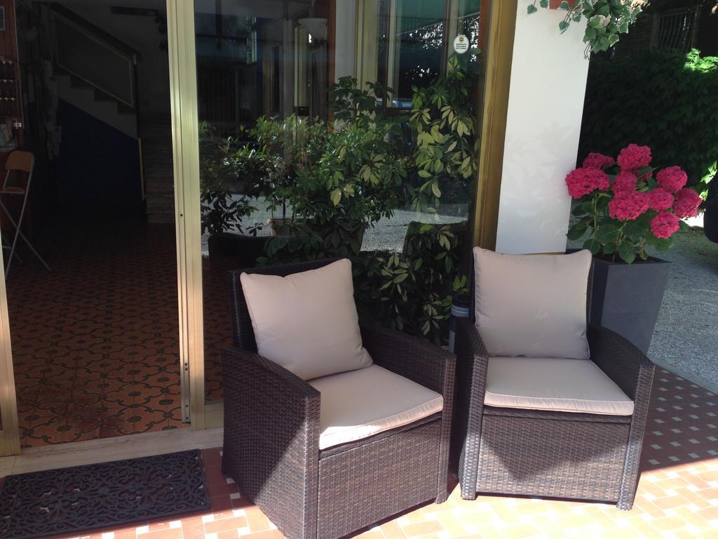 Hotel Mirella Rimini Ngoại thất bức ảnh