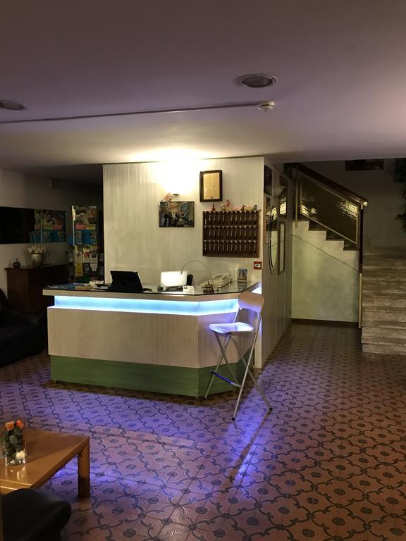 Hotel Mirella Rimini Ngoại thất bức ảnh
