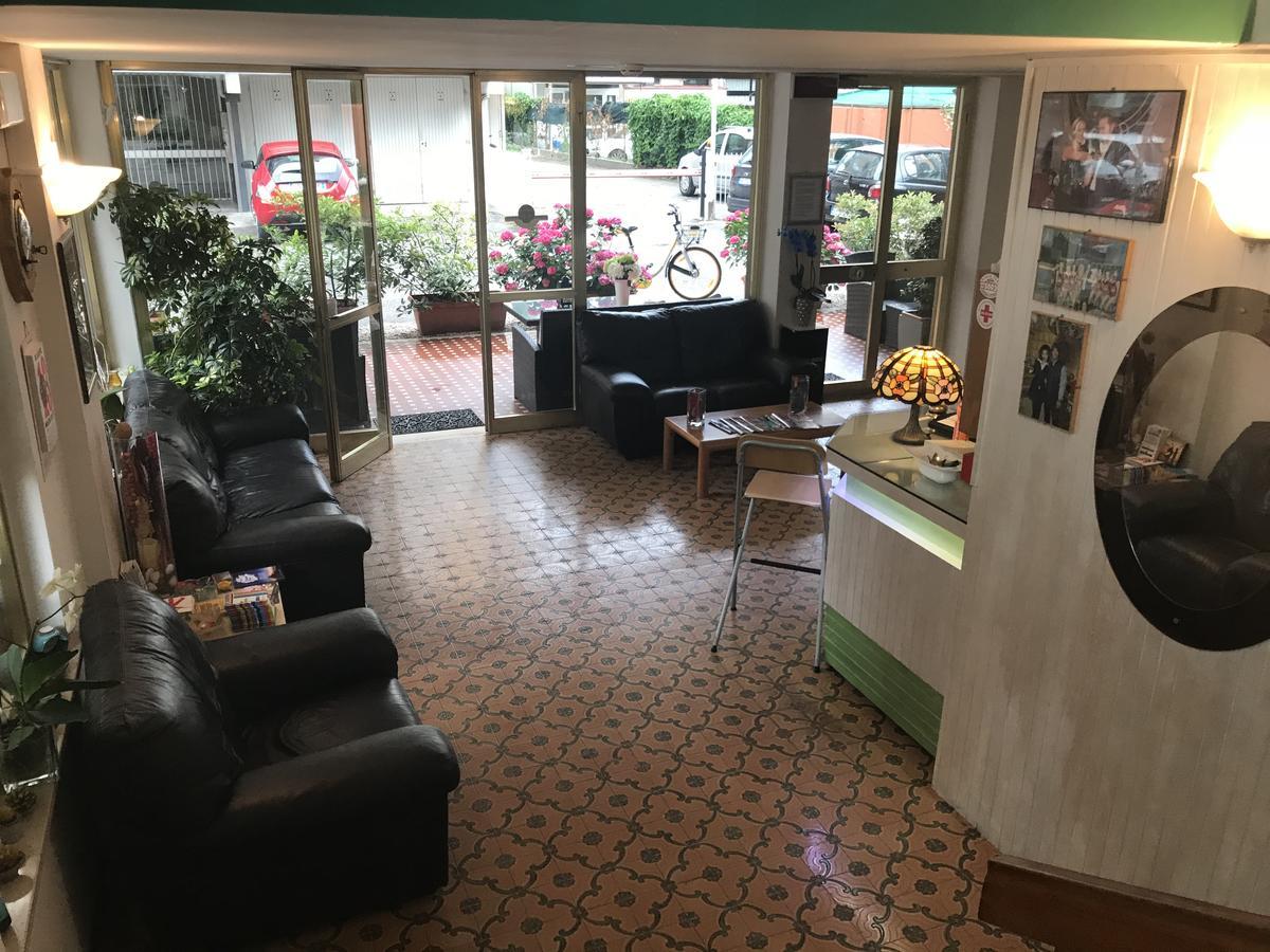 Hotel Mirella Rimini Ngoại thất bức ảnh
