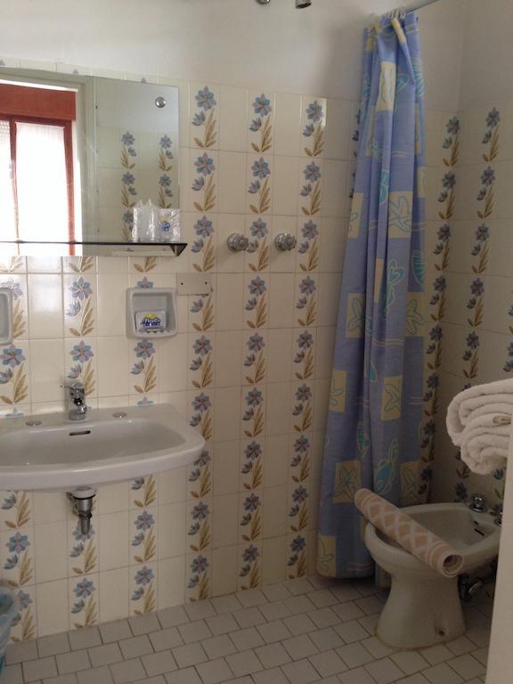 Hotel Mirella Rimini Ngoại thất bức ảnh